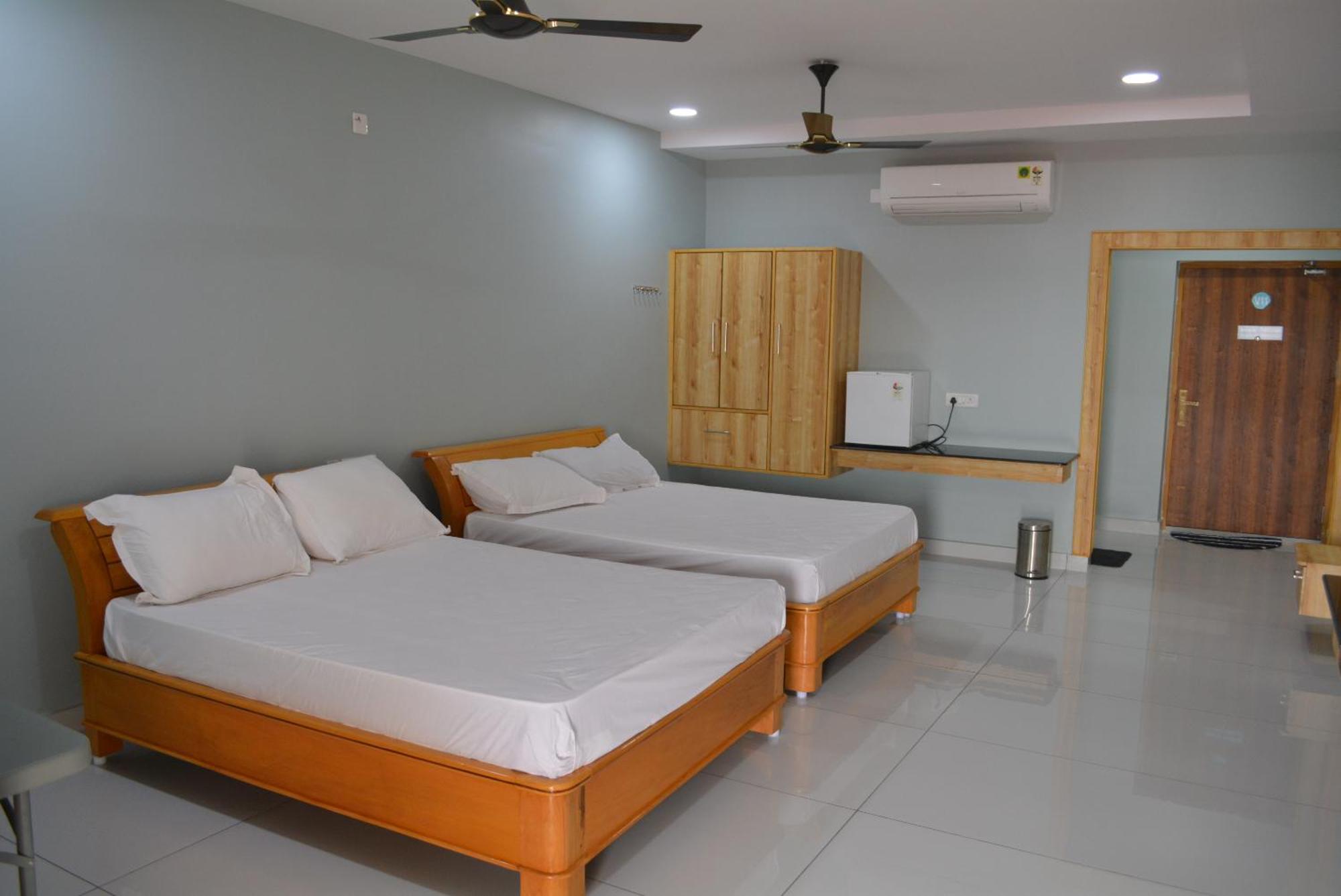 Yanam Resorts Exterior photo