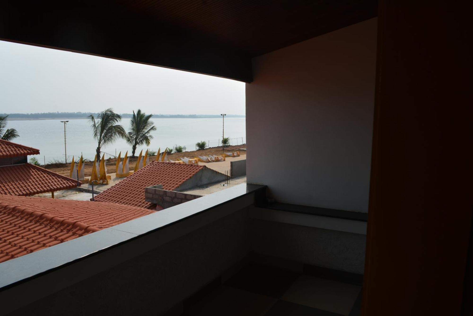Yanam Resorts Exterior photo