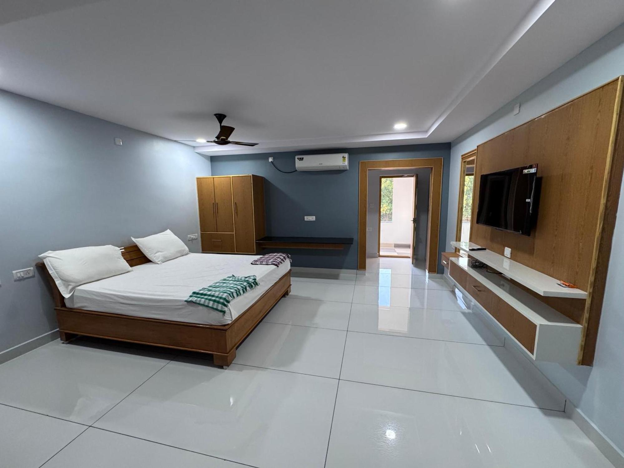 Yanam Resorts Exterior photo